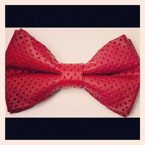 GAC : win a 2012 tiff bow tie - gregoryallencompany.com #bowties #gac #gregoryallencompany #tiff12 #repost #contest #giveaways #men - via Instagram