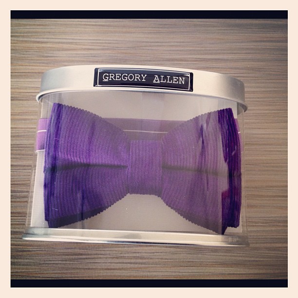 Holiday gift ideas : limited edition women's purple corduroy bow tie #corduroy #bowties #gregoryallencompany #gac #holidaygiftideas #purple #limitededition - via Instagram