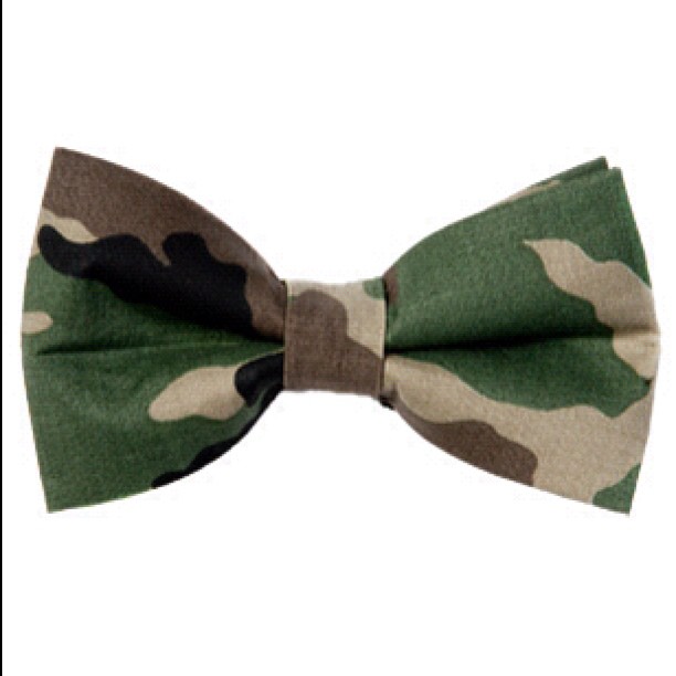 GAC : women camouflage bow tie - www.gregoryallemcompany.com #women #bowtie #gregoryallencompany #gac #Camouflage - via Instagram