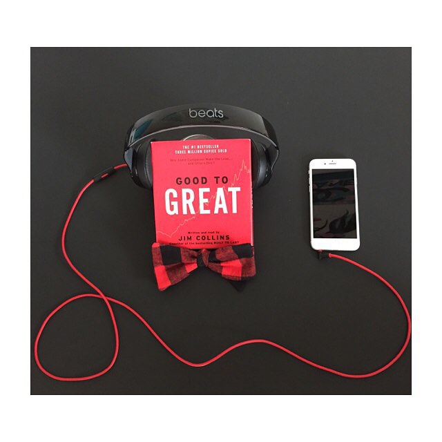 Favourite reads of the month :Audio book - Good to great by Jim Collins#greatbook #goodtogreat #jimcollins #apple #iphone #beatsbydre #bowties #gacbowtie  #toronto #gift #mensaccessories #madeincanada #mensstyle #motivation #beats#coolbowties  #collection #fashionbloggers  #necktie #suitandtie #mensfashionbloggers #fashionblog #gentlemen #gq #menswear #hipsters - via Instagram