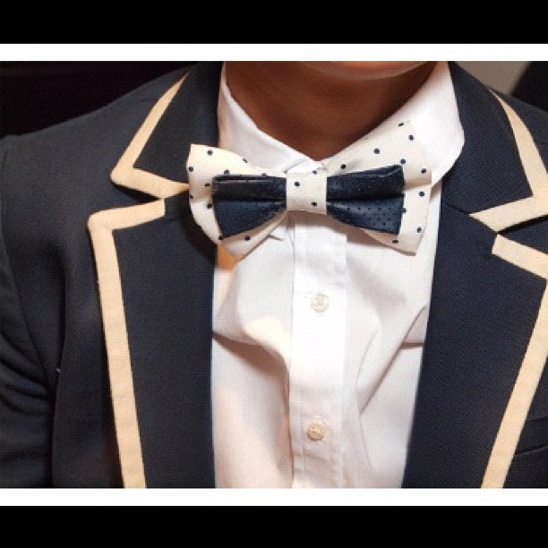 GAC : polkadot and leather bow tie – #menswear #bowtie #gac #gregoryallencompany #leather #womenwear – via Instagram
