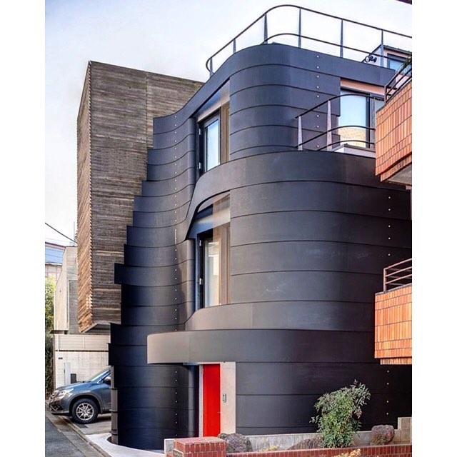 Amazing Design…. Defined by a dynamic steel envelope, Ron Arad has completed this private residence- "D house" -situation in the popular Shibuya district in Tokyo. The three stacked components decrease in size as the height of the building increases M: @designboombowties #gacbowtie  #mensaccessories #madeincanada #mensstyle #motivation #coolbowties  #collection #fashionbloggers  #necktie #suitandtie #mensfashionbloggers #fashionblog #gentlemen #gq #menswear #hipsters ##womenswear #architecture #womenaccessories #architecture #womenfashionbloggers #amazingdesign#designboom #ronarad #tokyo – via Instagram
