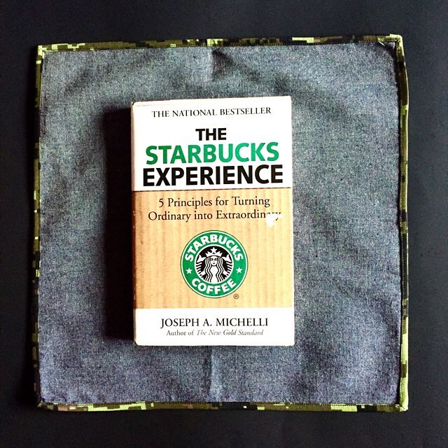 Favourite reads of the month:The Starbucks Experience By Joseph A. Michelli Pocket square : @gregoryallencompany#greatbook#thestarbuckexperience#josephamichelli#bowties #gacbowtie  #toronto #gift #mensaccessories #madeincanada #mensstyle #coolbowties  #collection #fashionbloggers  #necktie #suitandtie #mensfashionbloggers #fashionblog #gentlemen #gq #menswear #hipsters  #womenfashionbloggers #booklovers – via Instagram